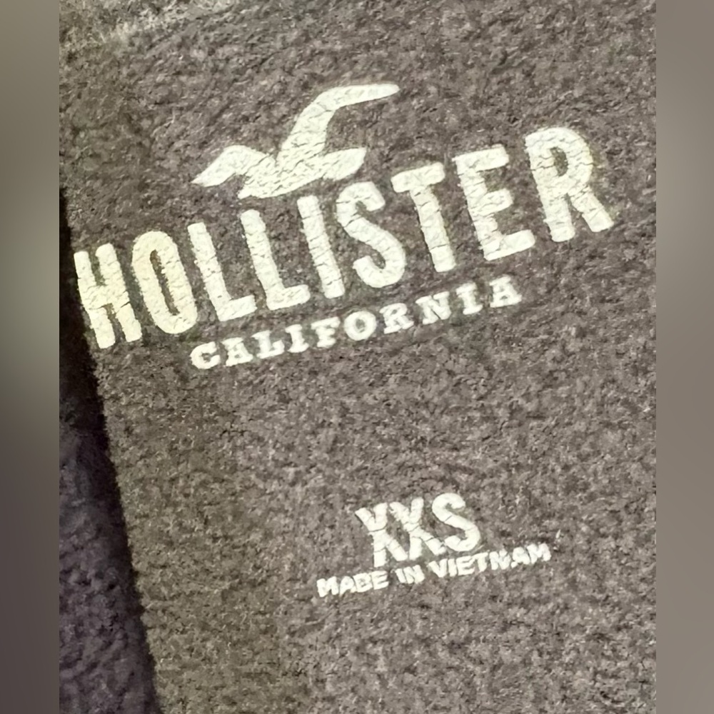 HollisterGraphic Crewneck Sweater - Picture 2 of 6